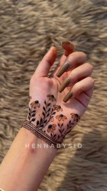 front hand simple mehndi design1