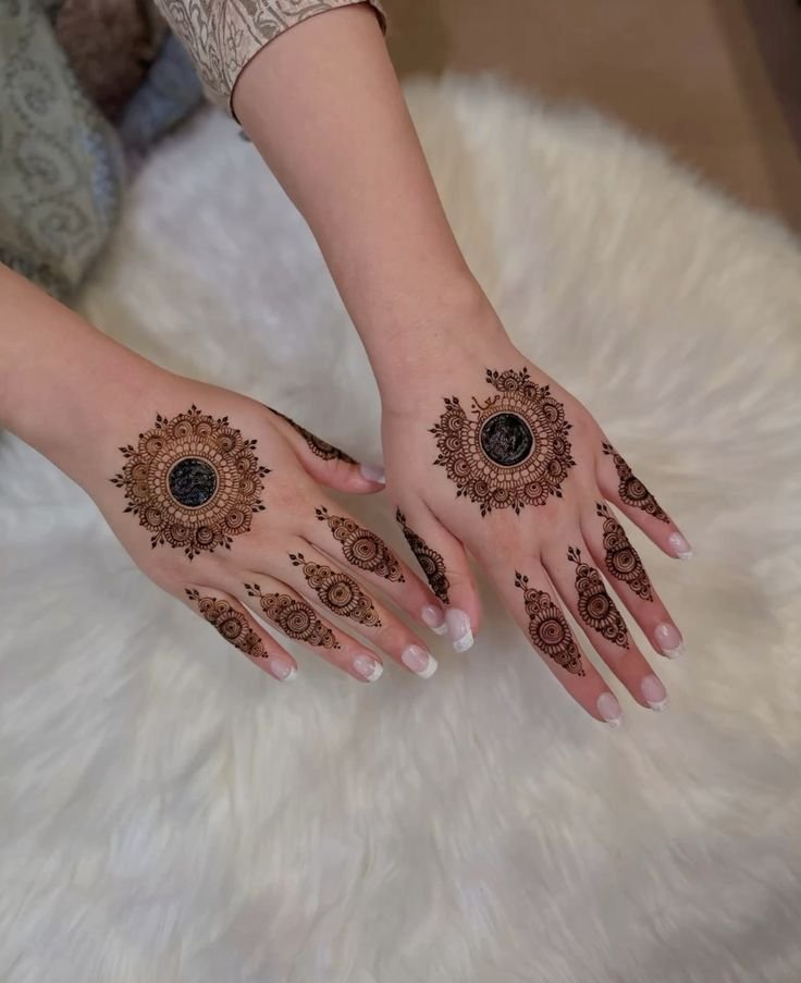 circle mehndi design