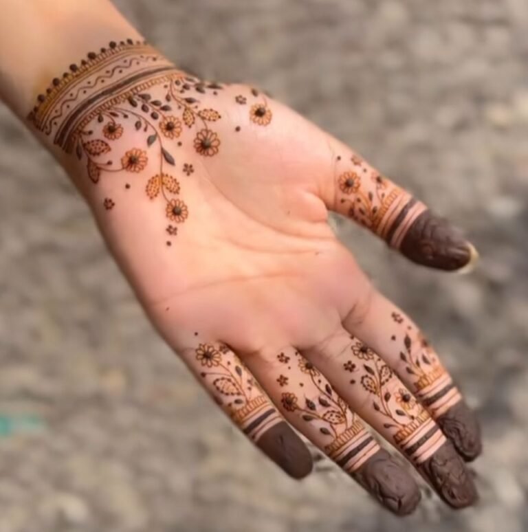 short mehndi design front hand