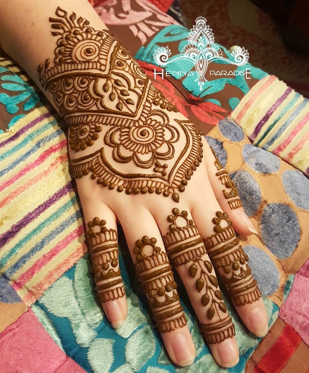 cute and fancy mehndi design